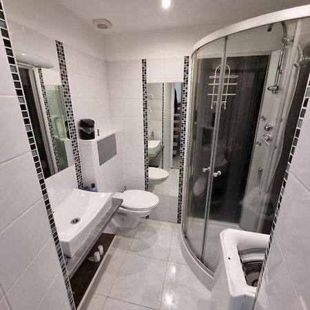 T2 Chaleureux Et Fonctionnel Avec Climatisation Draguignan Exterior foto