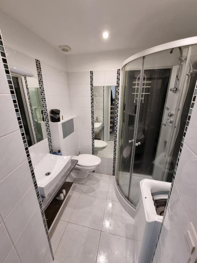 T2 Chaleureux Et Fonctionnel Avec Climatisation Draguignan Exterior foto